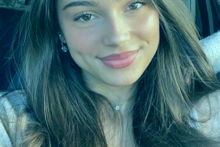 Madison, 24, a chestnut hazel-eyed slavic companion based in Los Pinos. Offering Travel Companion, Prostate Massage. Available for incall and outcall, day an...