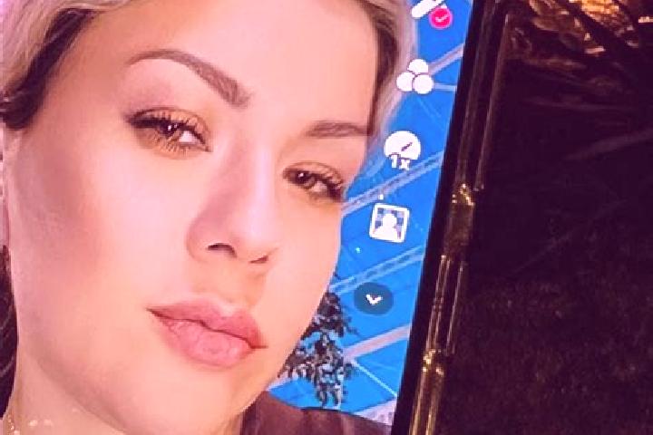 Madison, 24 — Escort in Ol ga, Russia