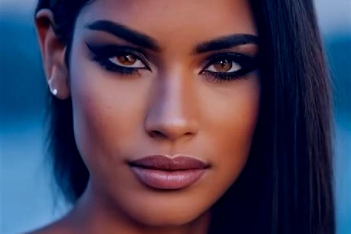 Madison, 25, a black dark-eyed latina companion based in Kalanipuu. Offering Girlfriend Experience, Erotic Massage, Striptease, Party Girl. Available for inc...