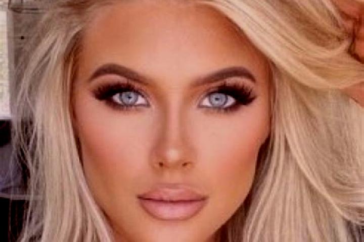 Madison, 25, a platinum blonde grey-eyed ebony companion based in San Jeronimo Ocotitla. Offering Domination, Dinner Date, OWO, Couples. Available for incall...