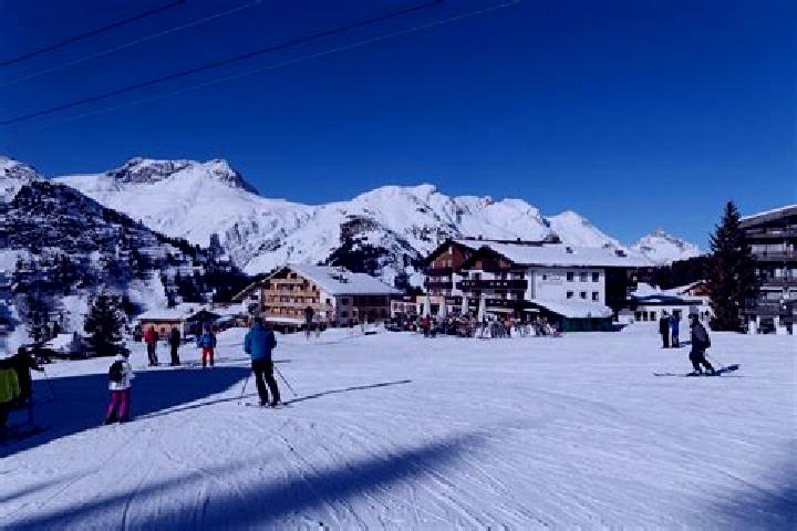 Madison, 25 — Escort in Lech, Austria