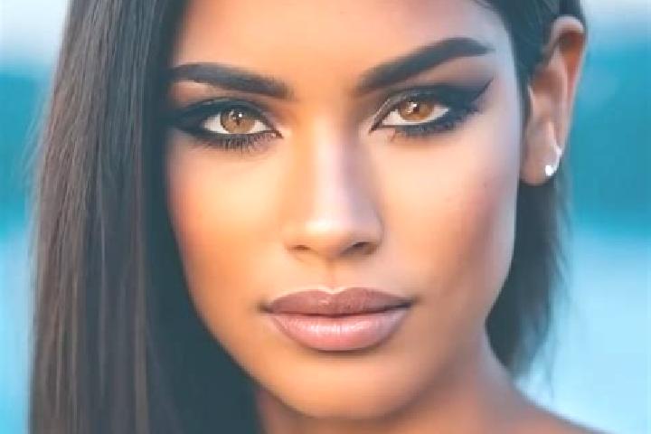 Madison, 28, a auburn dark-eyed latina companion based in Oriental. Offering Striptease, Prostate Massage, Massage. Available for incall and outcall, overnig...