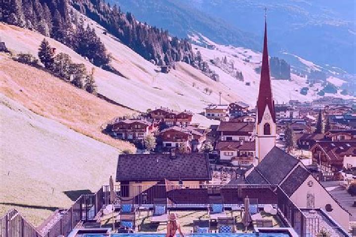 Madison, 30 — Escort in Hall in Tirol, Austria