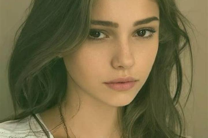 Madison, 33, a chestnut hazel-eyed slavic companion based in Marktschorgast. Offering GFE, Tantra, A-Level, Erotic Massage, Domination. Available for incall ...