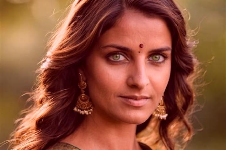 Madison, 34, a chestnut green-eyed indian companion based in Barwedel. Offering Fetish, Domination, Couples. Available for incall and outcall, overnight book...