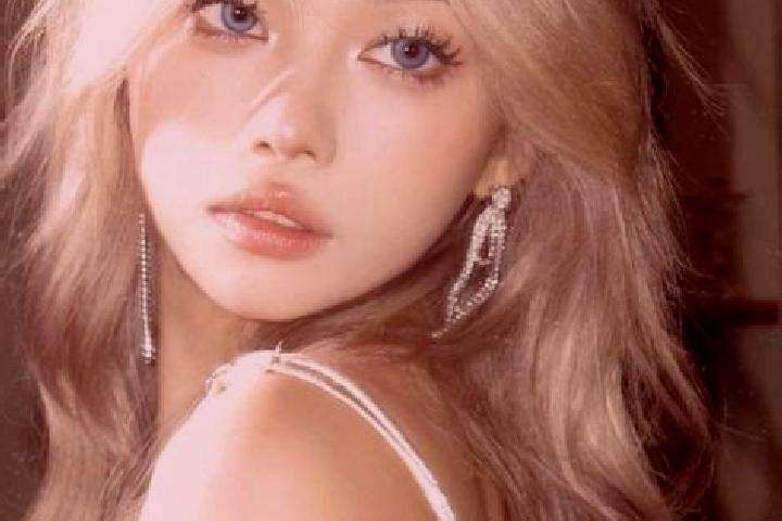 Madison, 35, a blonde grey-eyed asian companion based in Auxerre. Offering 69, Fetish, Tantra. Available for incall and outcall, day and evening dates.