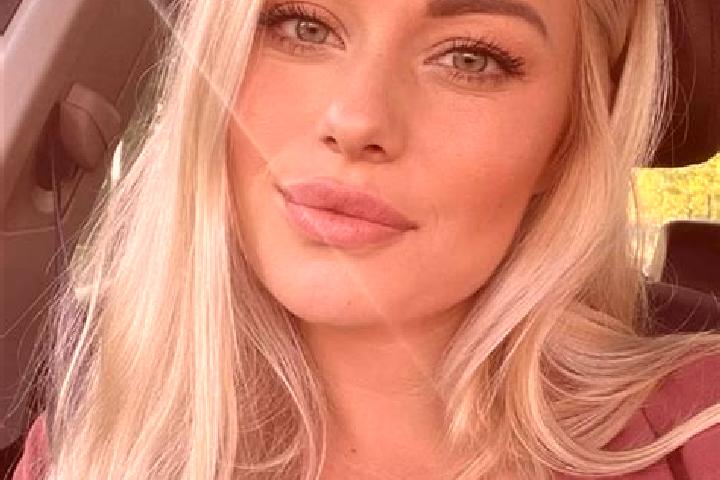 Madison, 35, a blonde hazel-eyed indian companion based in Northchurch. Offering Duos, Fetish, 69. Available for incall and outcall, day and evening dates.