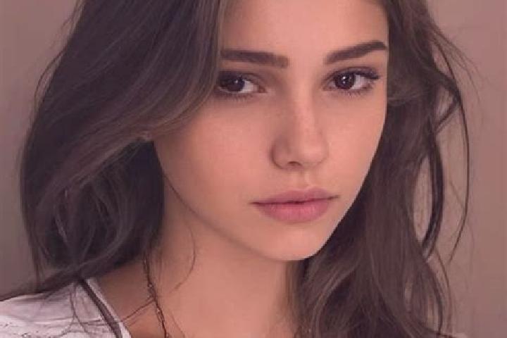 Madison, 35, a chestnut grey-eyed slavic companion based in Santa Teresa di Riva. Offering Prostate Massage, Deep French Kissing, Roleplay, 69. Available for...