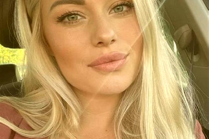 Madison, 36, a blonde hazel-eyed latina companion based in Honguemare-Guenouville. Offering CIM, Overnight, Dinner Date, Fetish. Available for incall and out...