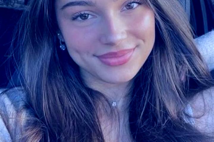 Madison, 36, a brunette hazel-eyed slavic companion based in Belcarra. Offering Girlfriend Experience, Striptease, Massage. Available for incall and outcall,...
