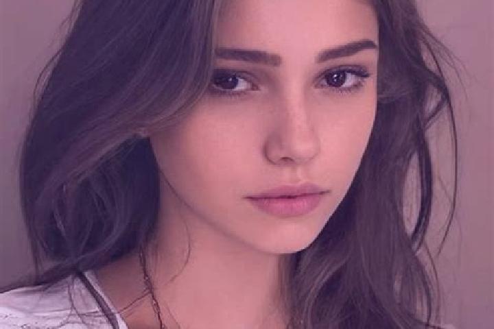 Madison, 36, a chestnut grey-eyed slavic companion based in Pinilla de Toro. Offering GFE, Domination, Tantra. Available for incall and outcall, overnight bo...