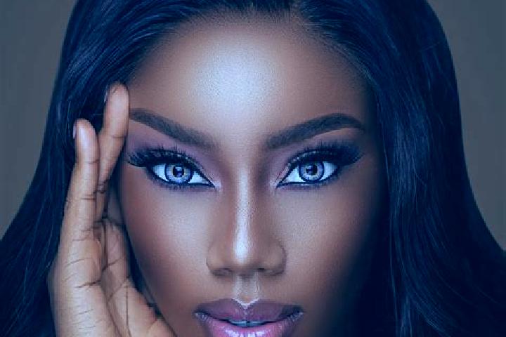 Madison, 38, a auburn blue-eyed ebony companion based in Lindau. Offering Massage, GFE, Duos. Available for incall and outcall, overnight bookings available.
