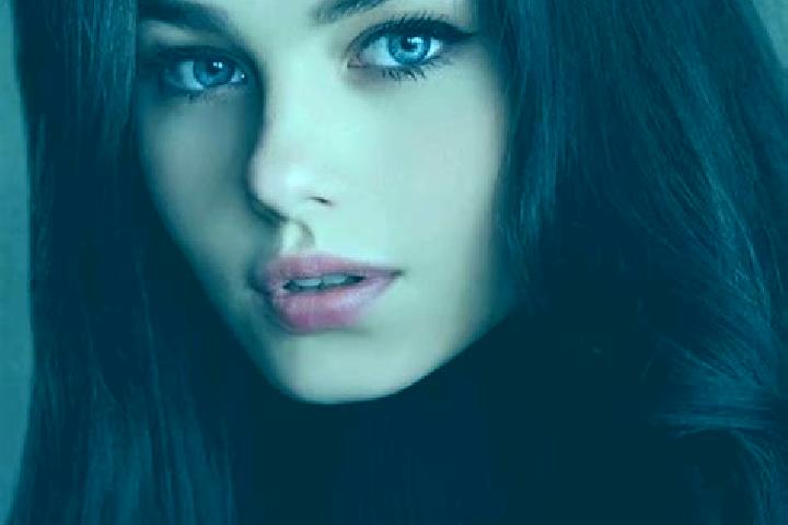 Maya, 21, a brunette grey-eyed caucasian companion based in Nabeul. Offering Roleplay, GFE, 69. Available for incall and outcall, overnight bookings available.