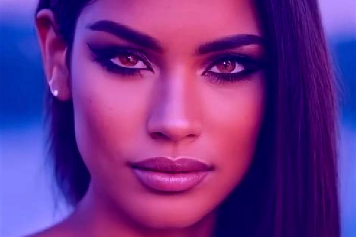 Maya, 21, a dark blonde amber-eyed latina companion based in Somaggia. Offering Party Girl, Erotic Massage, Duos, 69, Striptease. Available for incall and ou...