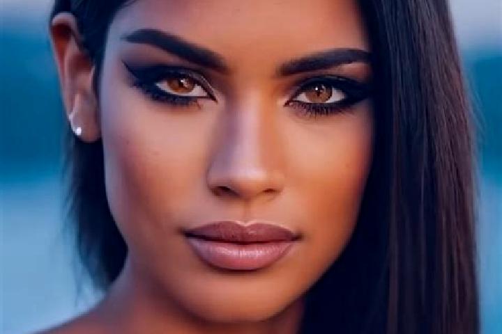 Maya, 22, a black dark-eyed latina companion based in Biyan. Offering Travel Companion, Massage, Duos. Available for incall and outcall, overnight bookings a...
