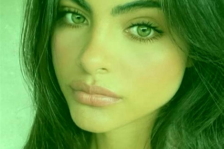 Maya, 22, a black green-eyed indian companion based in Windang. Offering Fetish, GFE, Dinner Date, Roleplay. Available for incall and outcall, overnight book...