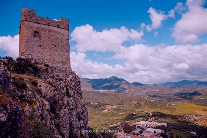 Maya, 22 — Escort in La Roca de la Sierra, Spain