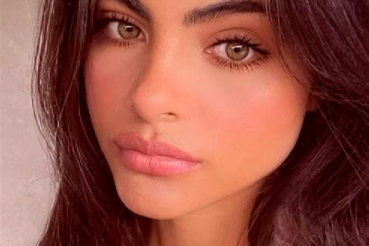 Maya, 23, a brunette green-eyed european companion based in Marondera. Offering Erotic Massage, Dinner Date, Overnight, GFE. Available for incall and outcall...