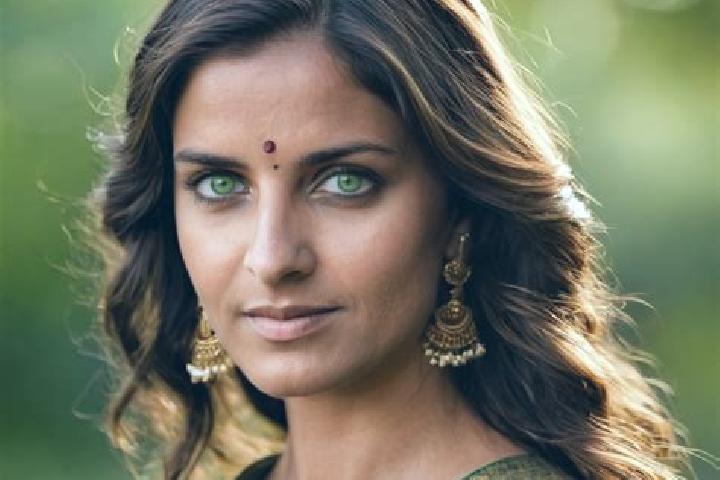 Maya, 23, a chestnut green-eyed indian companion based in Zhouning. Offering Travel Companion, Domination, Fetish. Available for incall and outcall, day and ...