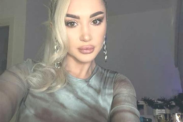 Maya, 24, a blonde dark-eyed mediterranean companion based in Jonesborough. Offering BDSM, GFE, Travel Companion, Dinner Date. Available for incall and outca...