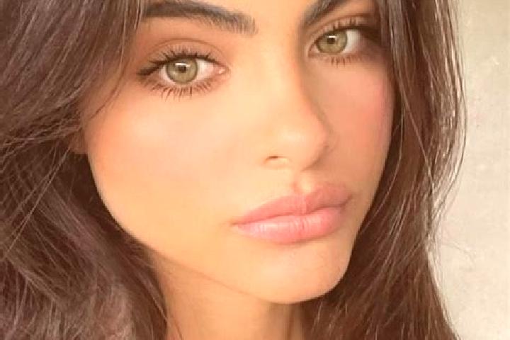 Maya, 25, a brunette green-eyed indian companion based in Mene Grande. Offering Striptease, Girlfriend Experience, BDSM, OWO. Available for incall and outcal...