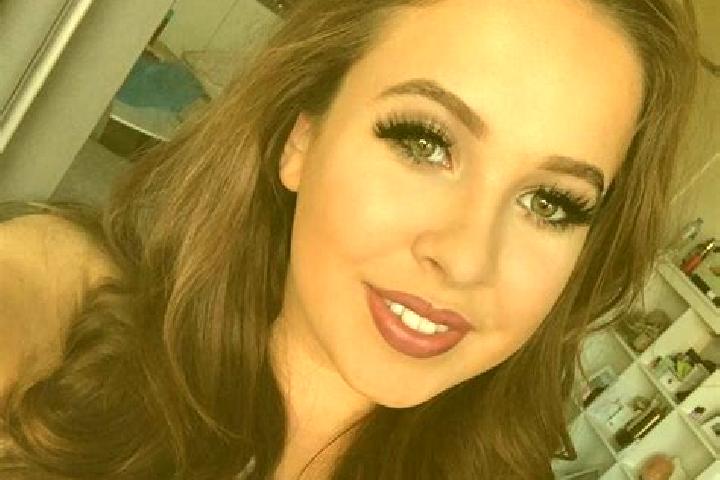 Maya, 25, a dark blonde amber-eyed asian companion based in Stoke-on-Trent. Offering Travel Companion, Tantra, Couples. Available for incall and outcall, day...