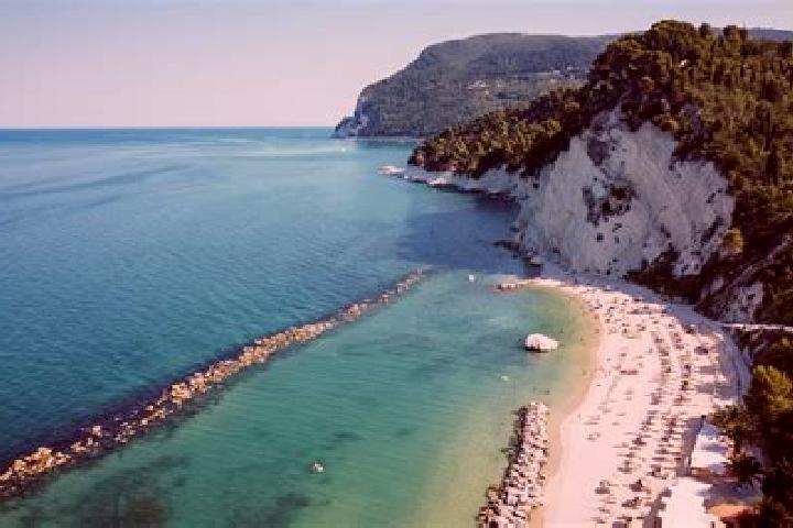 Maya, 25 — Escort in Marina di Altidona, Italy
