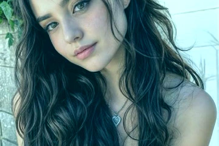Maya, 27, a chestnut hazel-eyed middle eastern companion based in Marsden. Offering BDSM, Travel Companion, 69, GFE. Available for incall and outcall, day an...