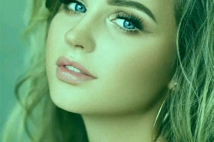 Maya, 27, a dark blonde blue-eyed indian companion based in Langa. Offering Massage, 69, Duos, Deep French Kissing, Tantra. Available for incall and outcall,...