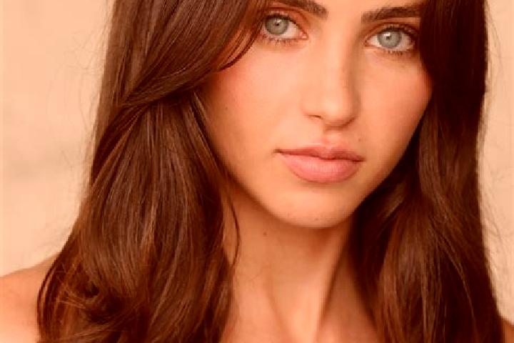 Maya, 28, a brunette hazel-eyed latina companion based in Zegerscappel. Offering Couples, Tantra, Domination, Erotic Massage, CIM. Available for incall and o...