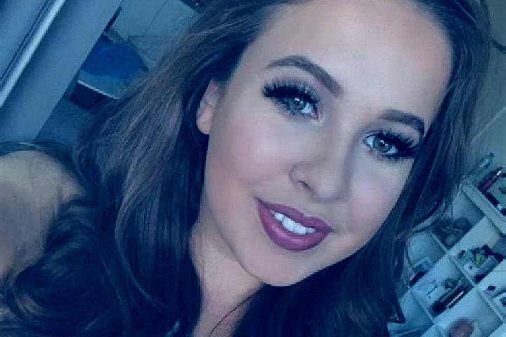 Maya, 28, a red dark-eyed mixed companion based in Casale Monferrato. Offering Dinner Date, CIM, Couples, Girlfriend Experience. Available for incall and out...