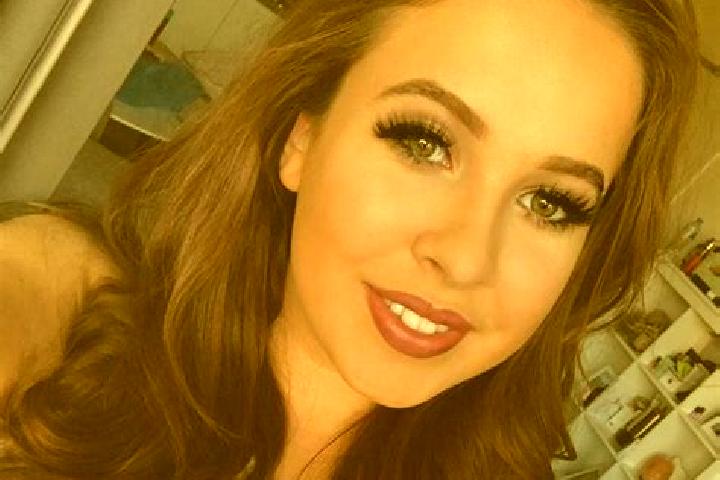 Maya, 29, a red brown-eyed middle eastern companion based in Mamaia-Sat. Offering Couples, Massage, Erotic Massage. Available for incall and outcall, overnig...