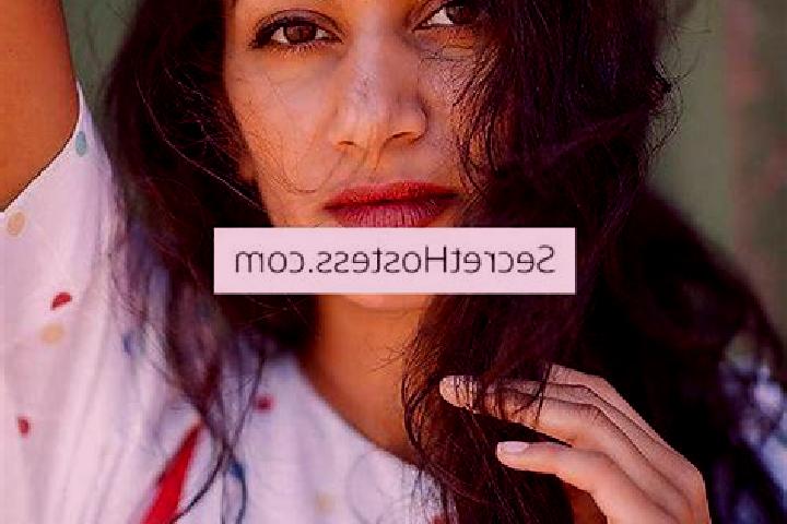 Maya, 29, a red dark-eyed indian companion based in Bela Vista de Minas. Offering Duos, Striptease, Deep French Kissing, Dinner Date. Available for incall an...