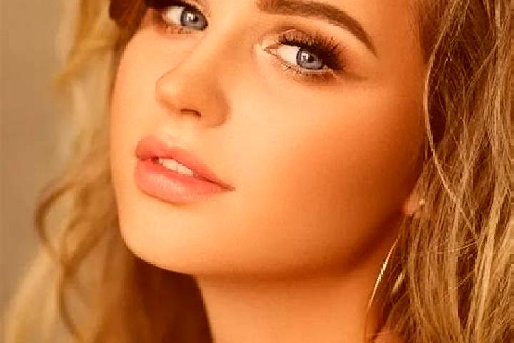 Maya, 30, a dark blonde blue-eyed middle eastern companion based in Tailong. Offering Tantra, A-Level, Striptease, Duos. Available for incall and outcall, da...