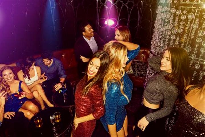 Maya, 31, a brunette amber-eyed asian companion based in Montlouis-sur-Loire. Offering Striptease, Party Girl, Tantra, Girlfriend Experience. Available for i...