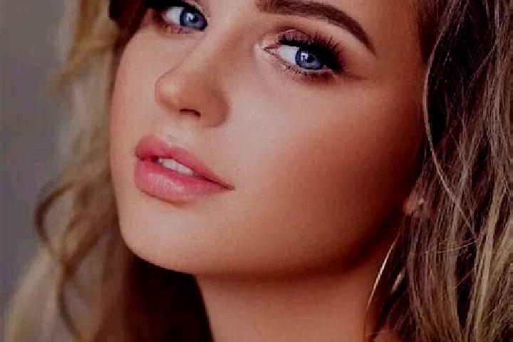 Maya, 31, a dark blonde blue-eyed indian companion based in Lom. Offering Fetish, Travel Companion, Party Girl. Available for incall and outcall, day and eve...