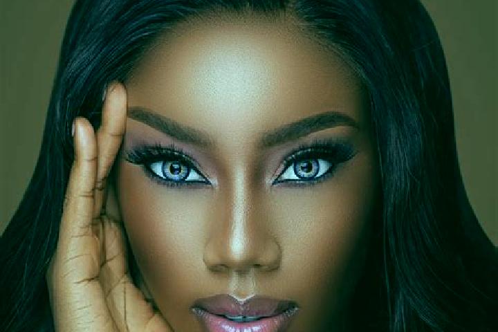 Maya, 32, a auburn blue-eyed ebony companion based in Khok Pho Chai. Offering CIM, A-Level, Domination. Available for incall and outcall, day and evening dates.