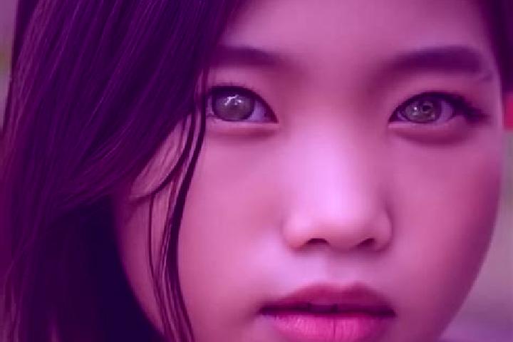 Maya, 32, a chestnut green-eyed asian companion based in Siklos. Offering GFE, Overnight, Massage. Available for incall and outcall, day and evening dates.