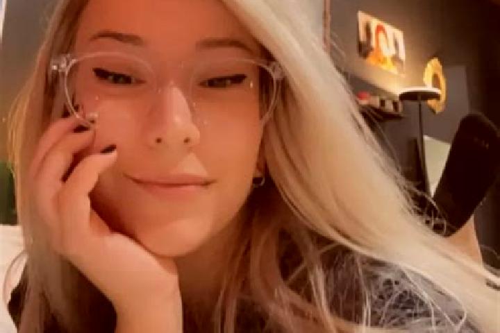 Maya, 33, a blonde dark-eyed middle eastern companion based in Railway Estate. Offering OWO, BDSM, Striptease. Available for incall and outcall, day and even...