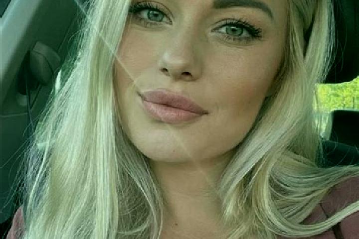Maya, 33, a blonde hazel-eyed caucasian companion based in Sedlec. Offering Erotic Massage, Domination, OWO, Couples, GFE. Available for incall and outcall, ...