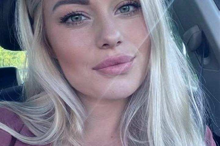 Maya, 33, a blonde hazel-eyed european companion based in Entrambasaguas. Offering CIM, BDSM, Domination. Available for incall and outcall, day and evening d...