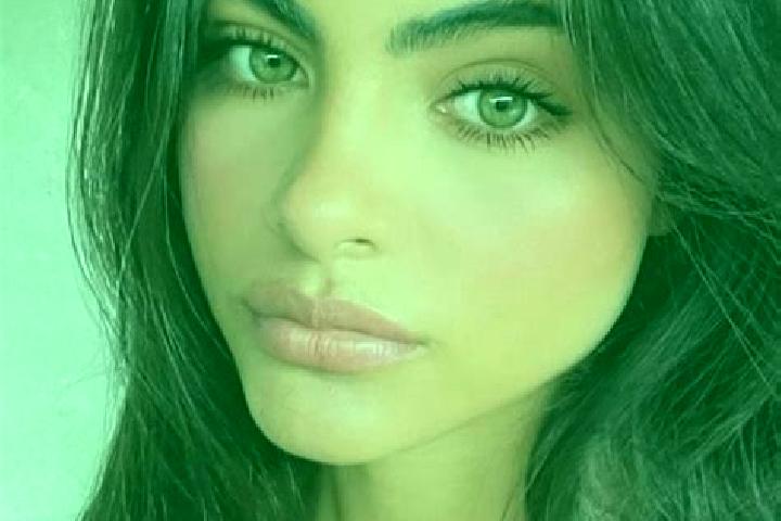 Maya, 33, a brunette green-eyed latina companion based in Gogapur. Offering Duos, A-Level, Erotic Massage, Tantra, Overnight. Available for incall and outcal...