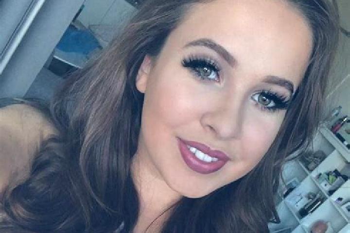 Maya, 34, a auburn amber-eyed european companion based in Kuhpayeh. Offering BDSM, Girlfriend Experience, Party Girl, Duos. Available for incall and outcall,...
