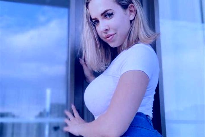 Maya, 34, a blonde grey-eyed ebony companion based in Pozo Hondo. Offering Striptease, Dinner Date. Available for incall and outcall, day and evening dates.