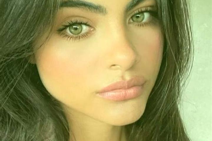 Maya, 34, a brunette green-eyed indian companion based in Carbonero el Mayor. Offering Prostate Massage, BDSM. Available for incall and outcall, day and even...