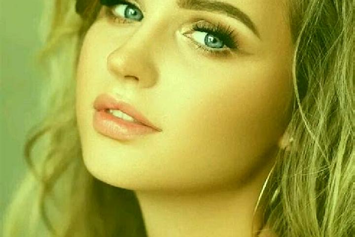 Maya, 34, a dark blonde blue-eyed ebony companion based in Ban Houayxay. Offering 69, Travel Companion. Available for incall and outcall, day and evening dates.