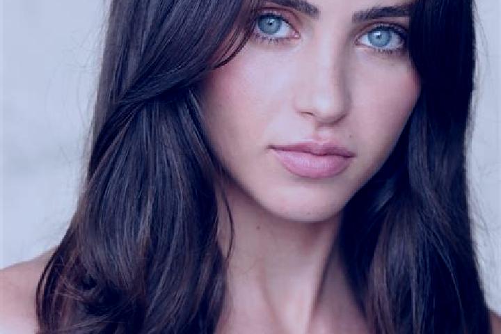 Maya, 35, a brunette grey-eyed mixed companion based in Tortoli. Offering 69, Domination, Girlfriend Experience, Fetish, Couples. Available for incall and ou...