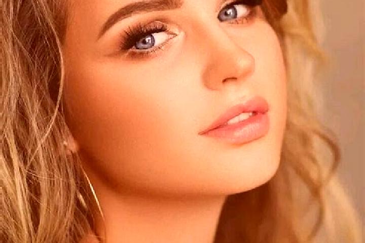 Maya, 35, a dark blonde blue-eyed european companion based in Bandar. Offering CIM, Tantra, Party Girl, BDSM. Available for incall and outcall, overnight boo...