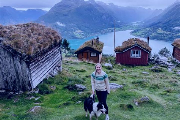 Maya, 35 — Escort in Vikevag, Norway