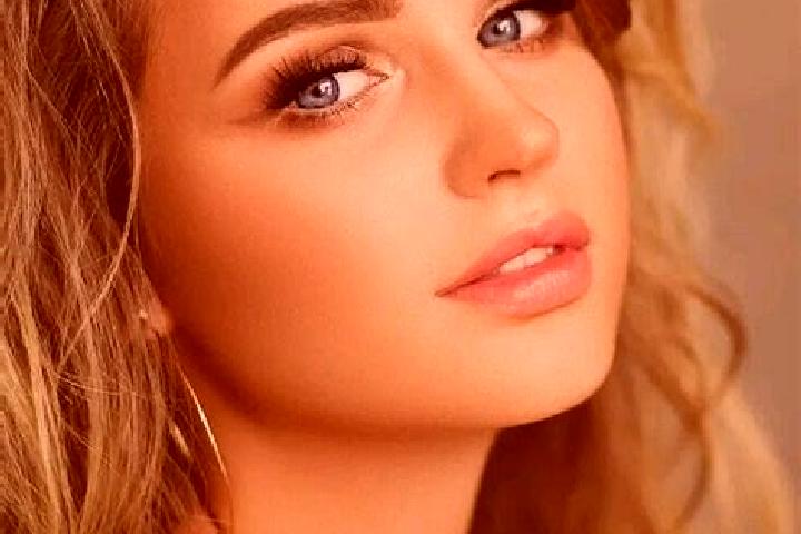 Maya, 37, a dark blonde blue-eyed mediterranean companion based in Cisandaan. Offering Travel Companion, Couples, Domination. Available for incall and outcal...